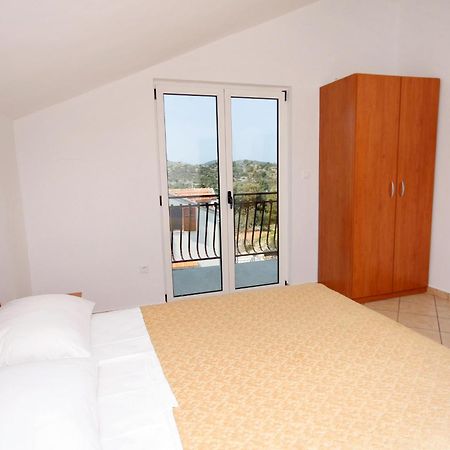 Apartments By The Sea Grebastica, Sibenik - 4881 Baselovici Ruang foto