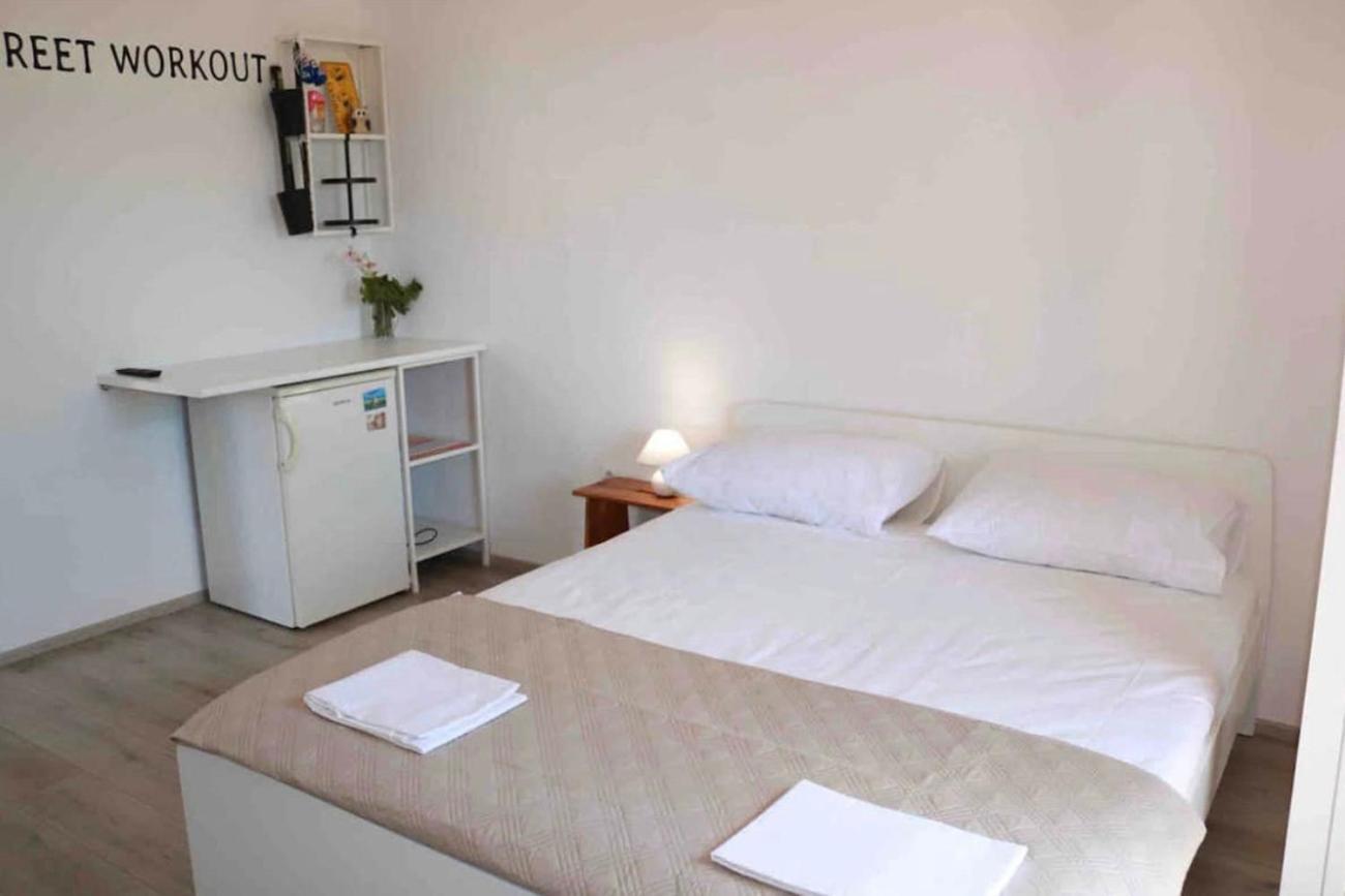 Apartments By The Sea Grebastica, Sibenik - 4881 Baselovici Ruang foto