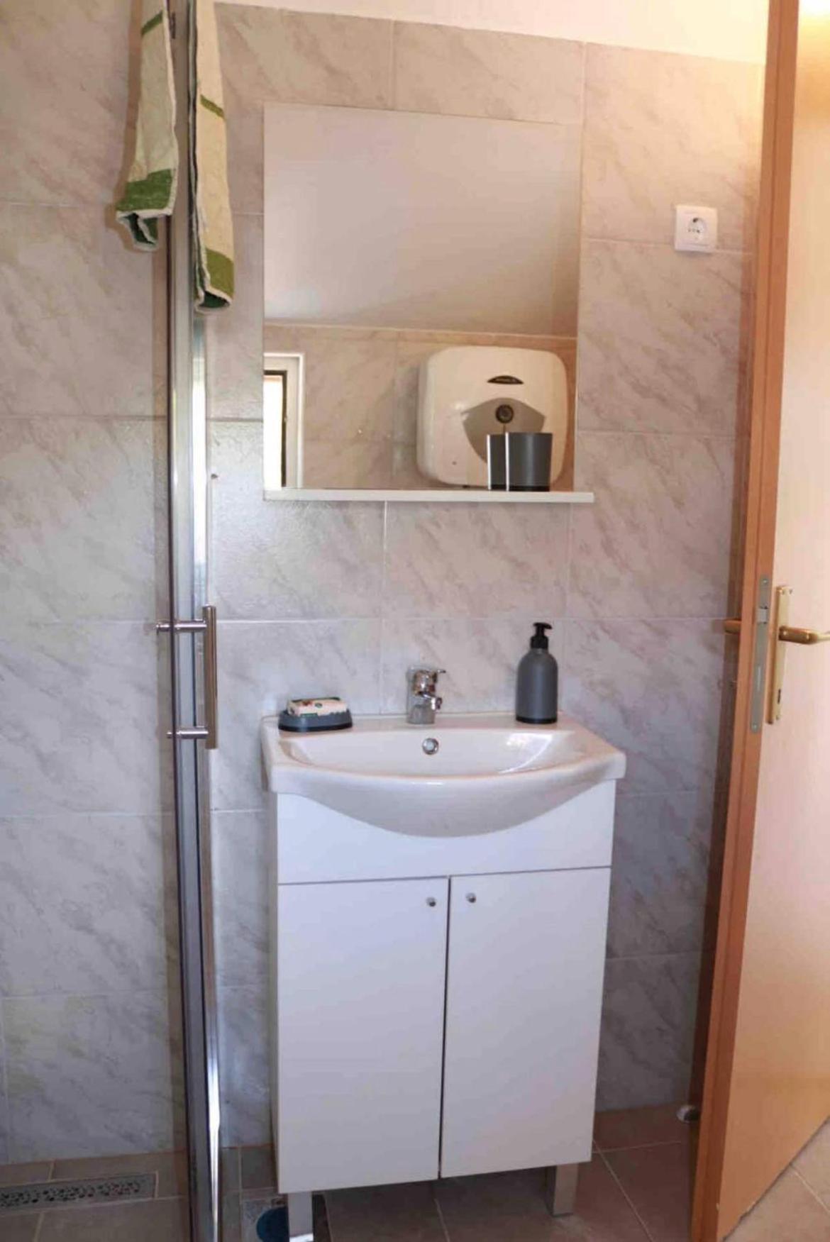 Apartments By The Sea Grebastica, Sibenik - 4881 Baselovici Ruang foto